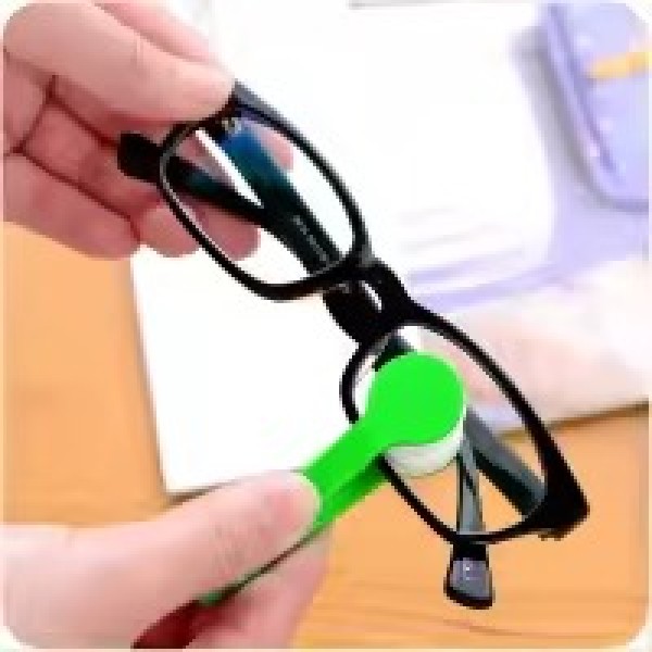 Portable Mini Microfiber Glasses Cleaner Brush